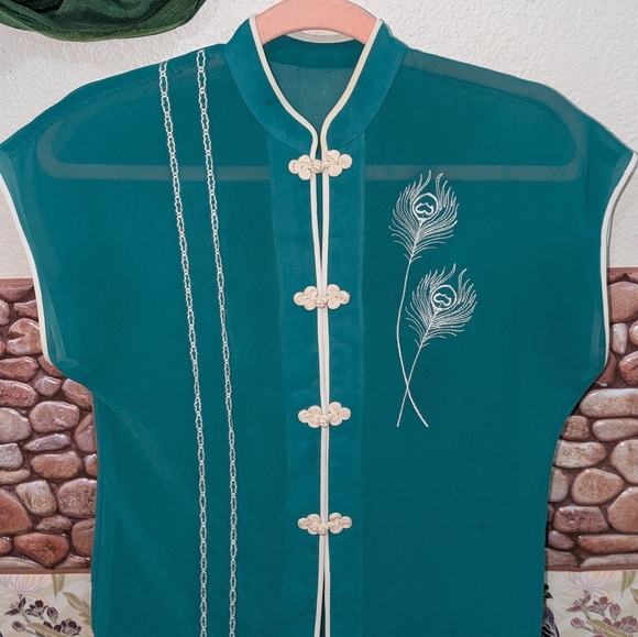 Woman's sleeveless blouse Asian style Semi Sheer - Picture 2 of 4